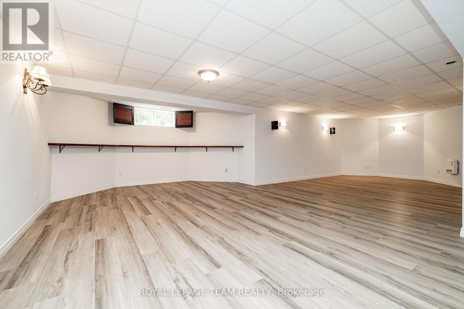 38 Marchvale Drive, Ottawa, Ontario  K2W 1C2 - Photo 36 - X12439353
