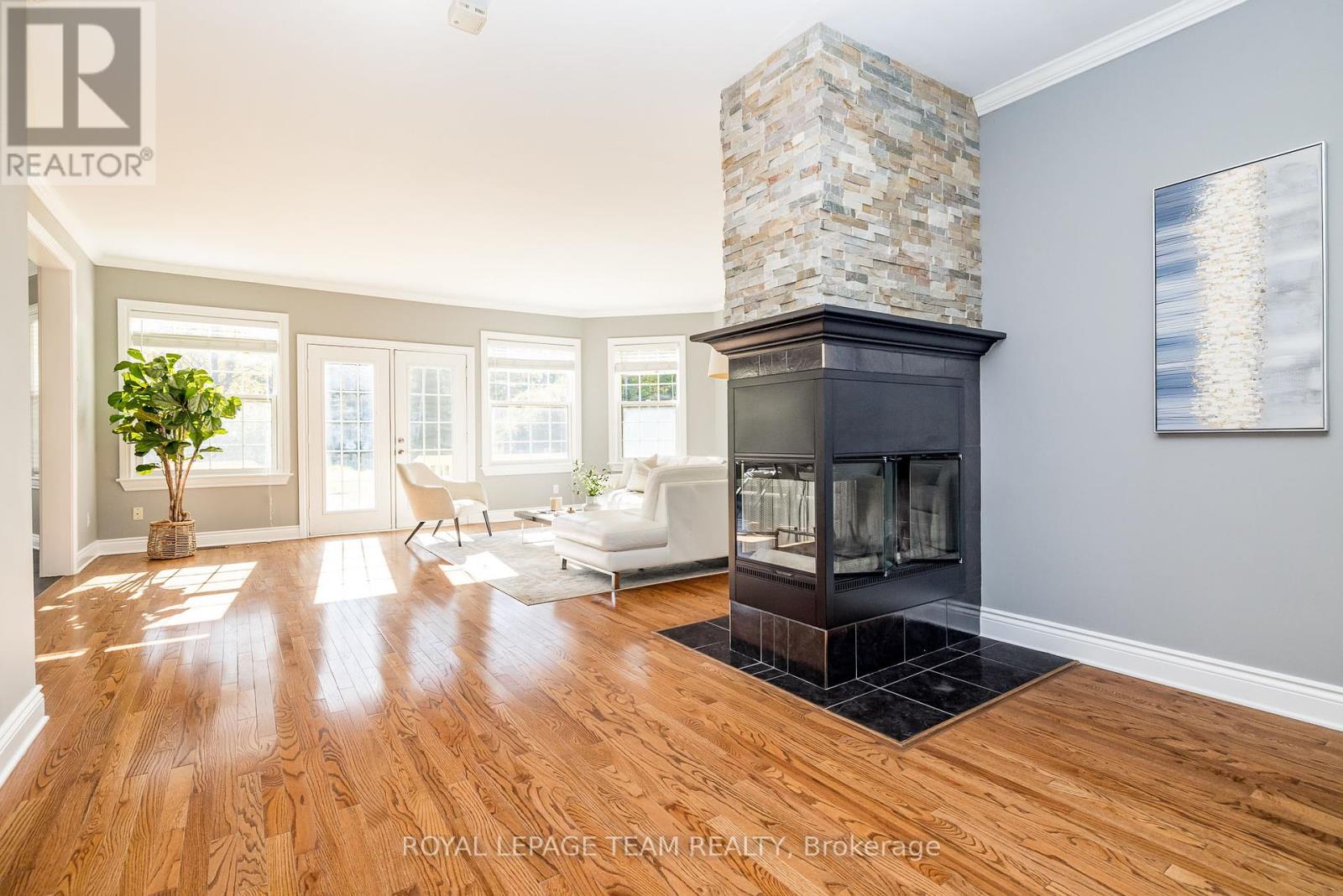 38 Marchvale Drive, Ottawa, Ontario  K2W 1C2 - Photo 8 - X12439353