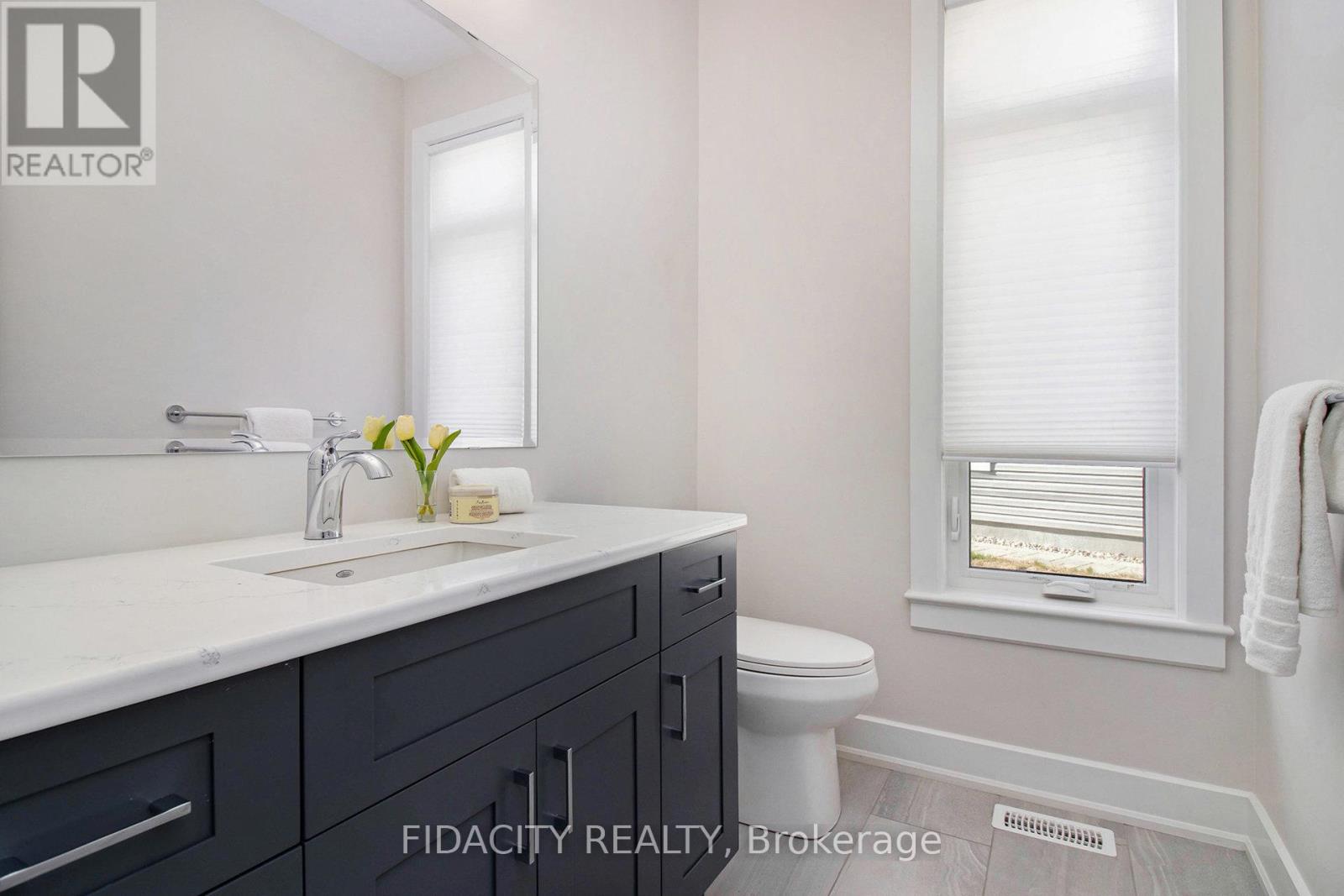 250 Maygrass Way, Ottawa, Ontario  K2S 2K9 - Photo 13 - X12439358