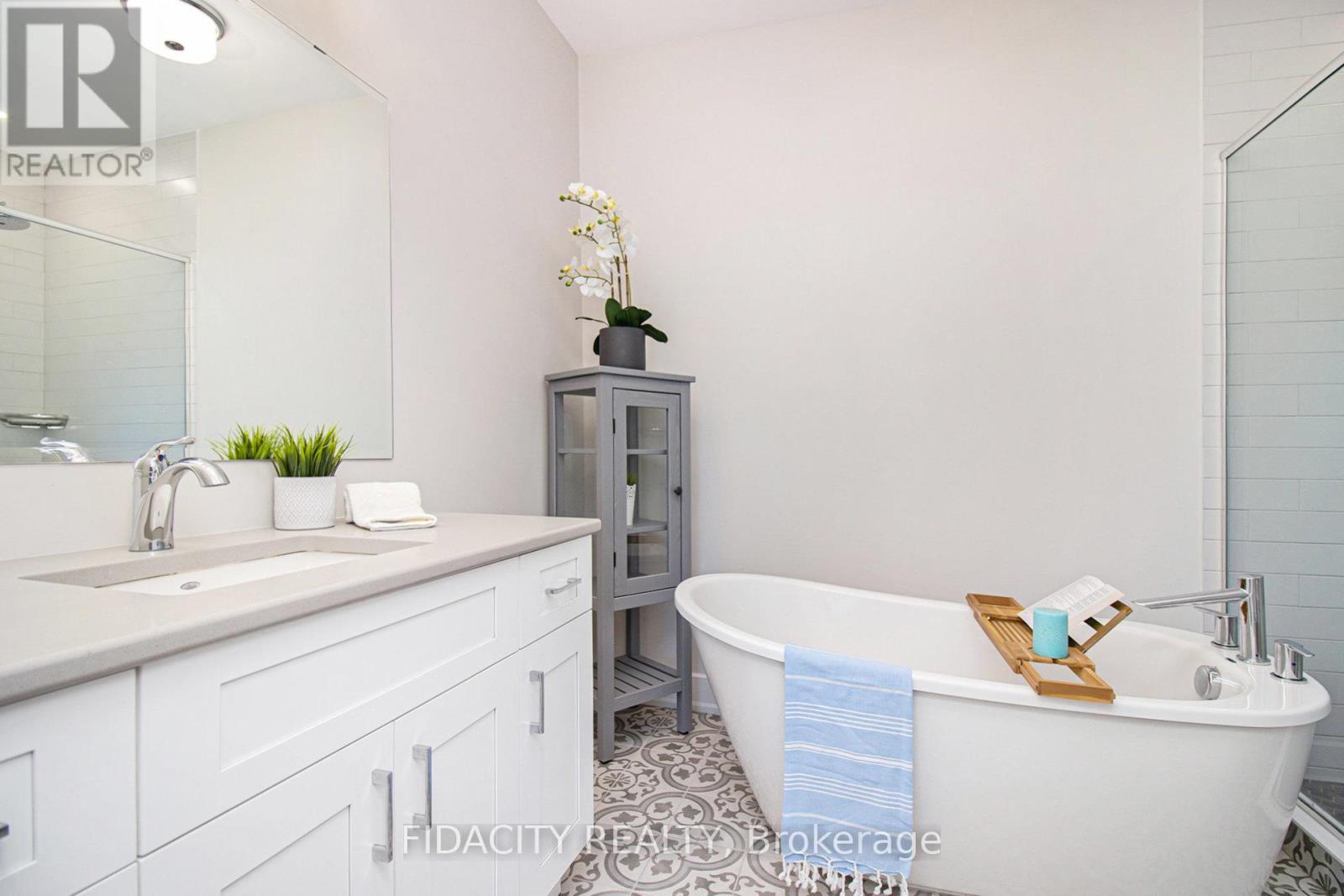 250 Maygrass Way, Ottawa, Ontario  K2S 2K9 - Photo 16 - X12439358