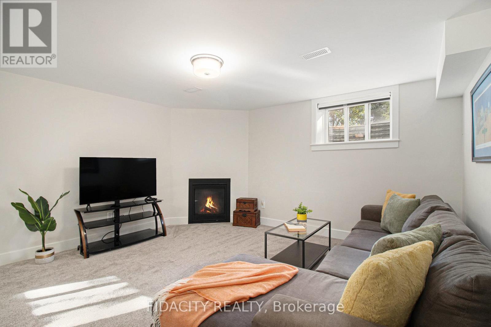 250 Maygrass Way, Ottawa, Ontario  K2S 2K9 - Photo 19 - X12439358