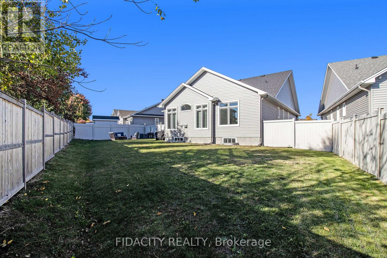250 Maygrass Way, Ottawa, Ontario  K2S 2K9 - Photo 24 - X12439358
