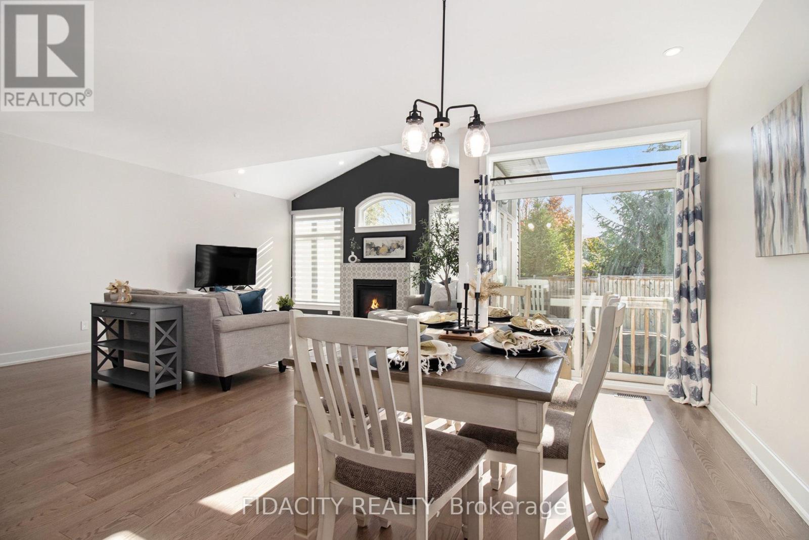 250 Maygrass Way, Ottawa, Ontario  K2S 2K9 - Photo 8 - X12439358