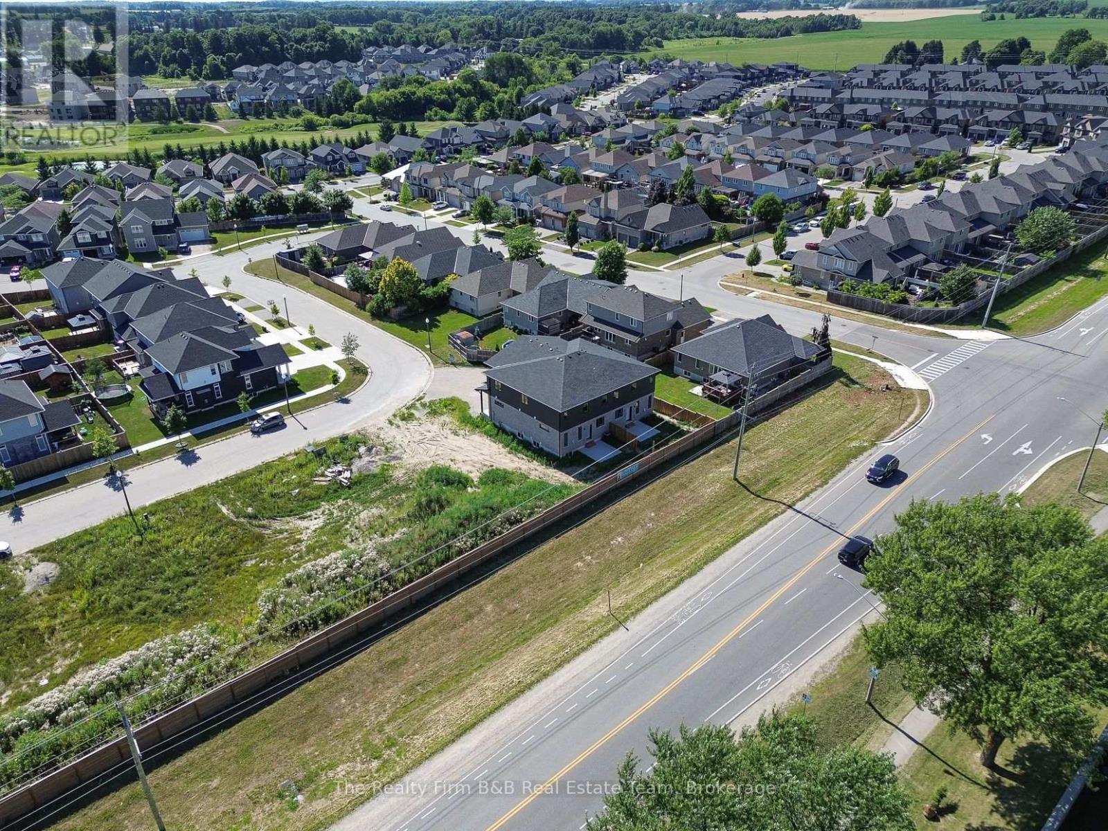 1004 Downing Drive, Woodstock, Ontario  N4T 0K4 - Photo 10 - X12439309