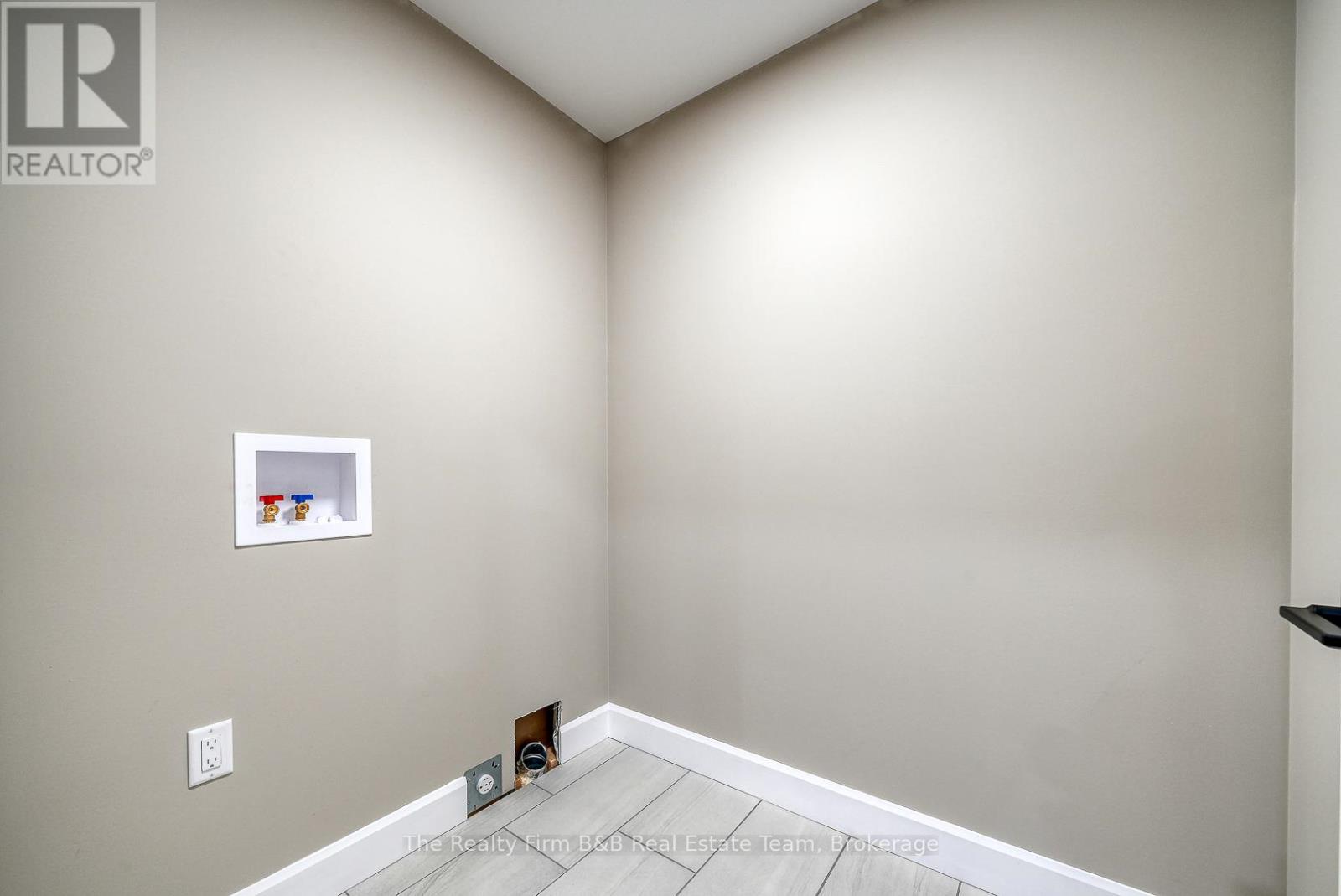 1004 Downing Drive, Woodstock, Ontario  N4T 0K4 - Photo 44 - X12439309