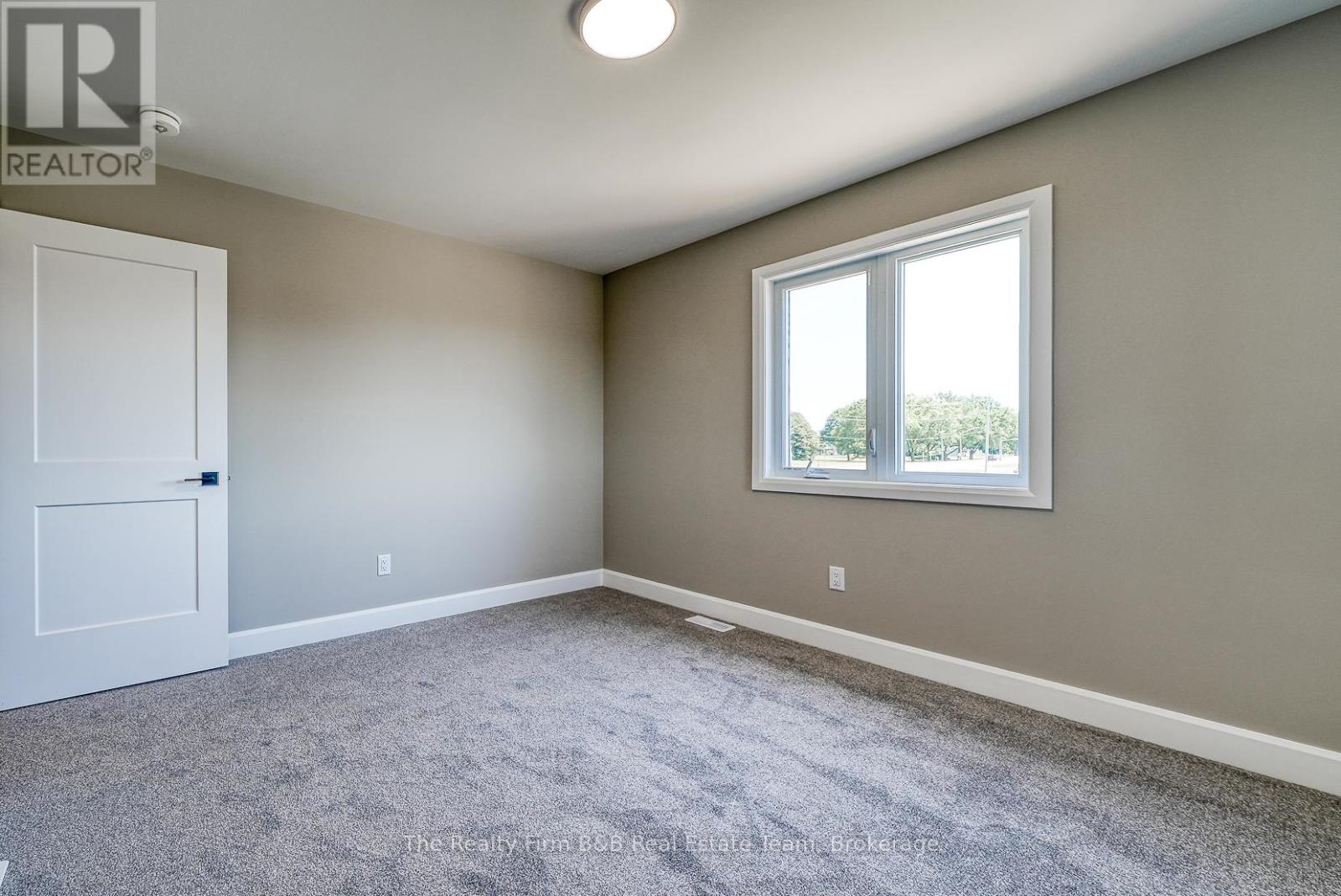 1004 Downing Drive, Woodstock, Ontario  N4T 0K4 - Photo 46 - X12439309