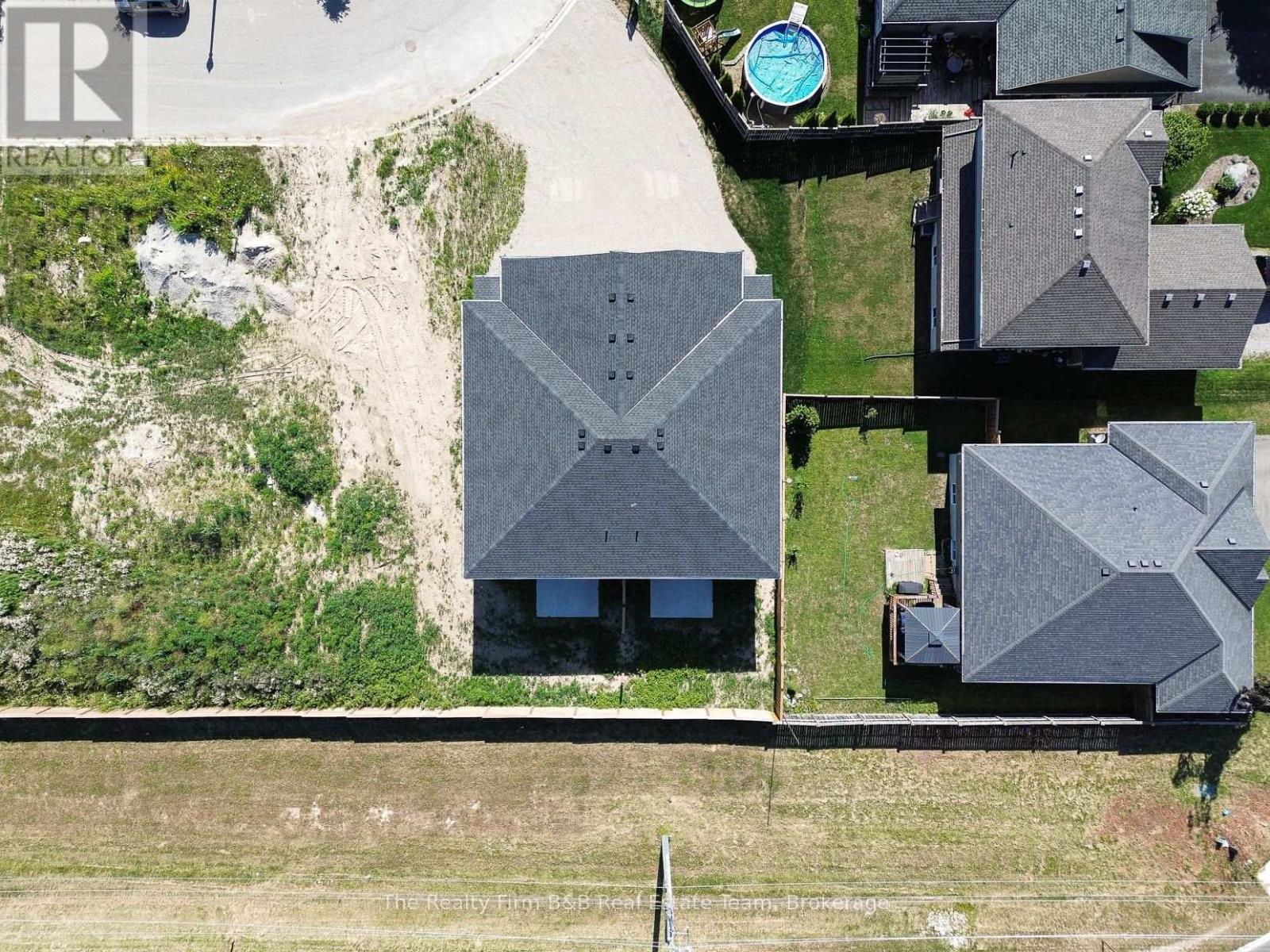 1004 Downing Drive, Woodstock, Ontario  N4T 0K4 - Photo 6 - X12439309