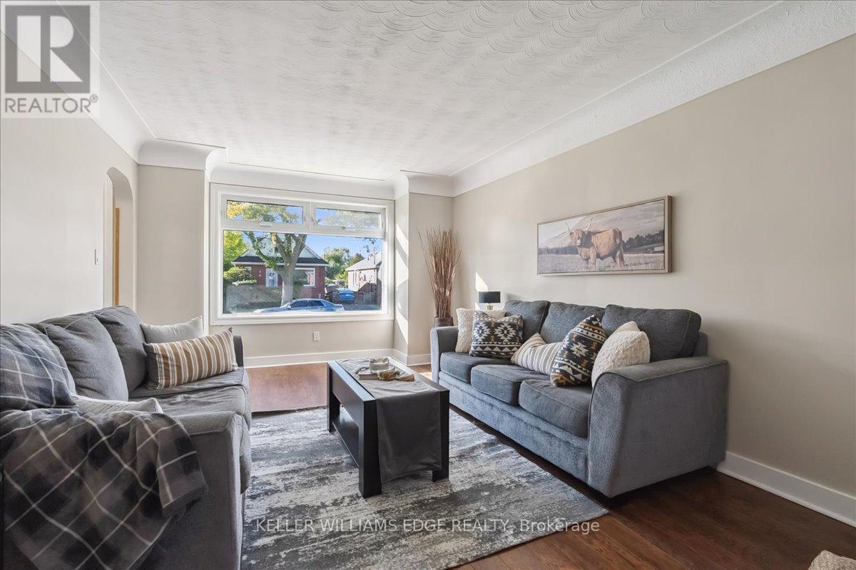 29 East 34th Street, Hamilton, Ontario  L8V 3W2 - Photo 5 - X12439263