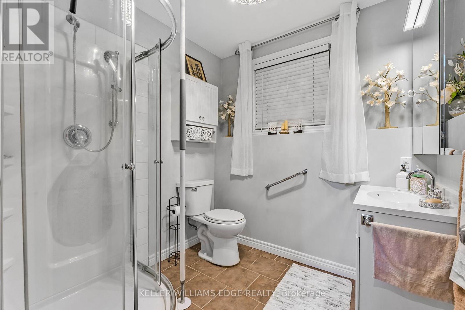 1220 Parkside Avenue, Fort Erie, Ontario  L2A 0A9 - Photo 21 - X12439276