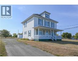 98 Saint-Pierre E. Boulevard, Caraquet, New Brunswick