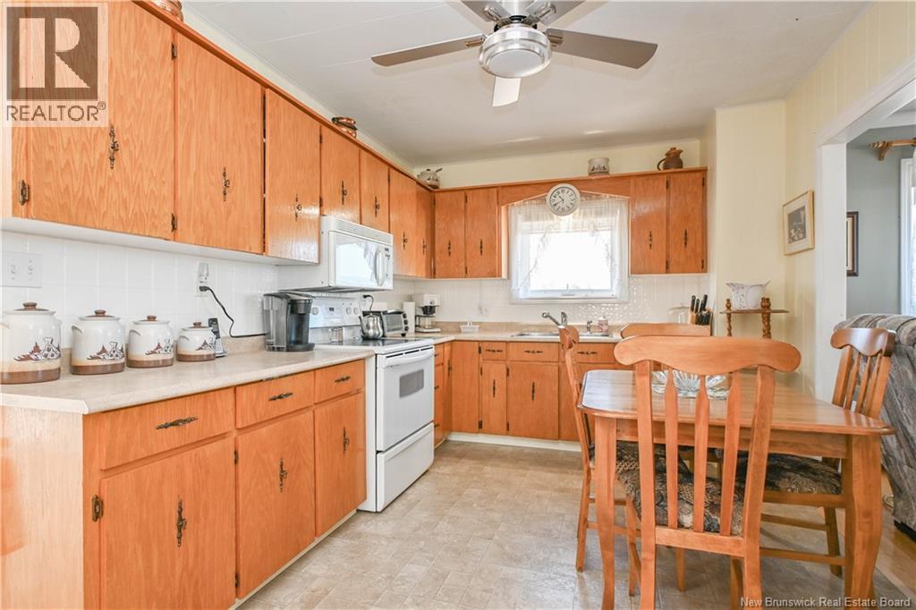 98 Saint-Pierre E. Boulevard, Caraquet, New Brunswick  E1W 1A9 - Photo 5 - NB127730
