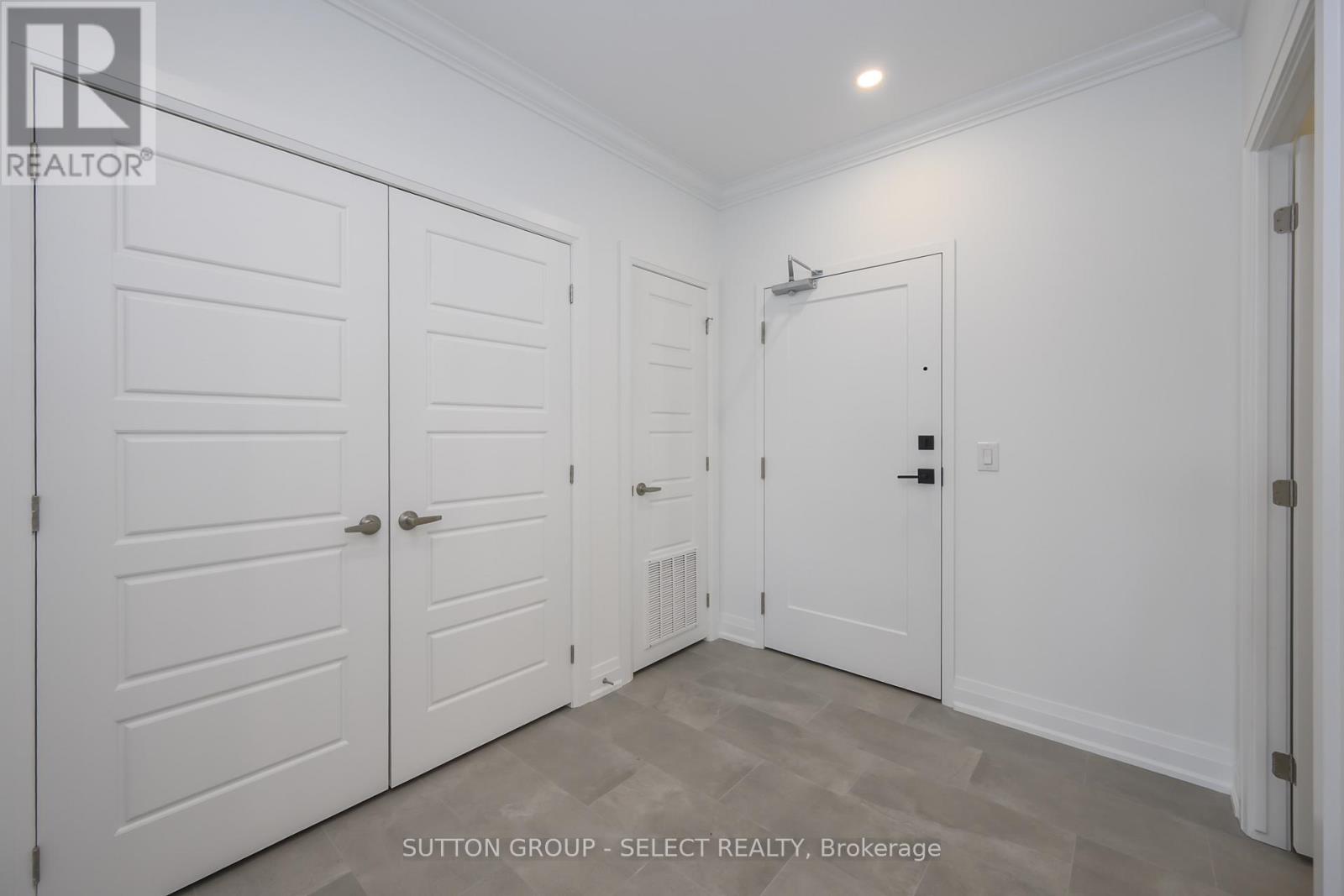 307 - 1975 Fountain Grass Drive, London South, Ontario  N6K 0M3 - Photo 3 - X12438370