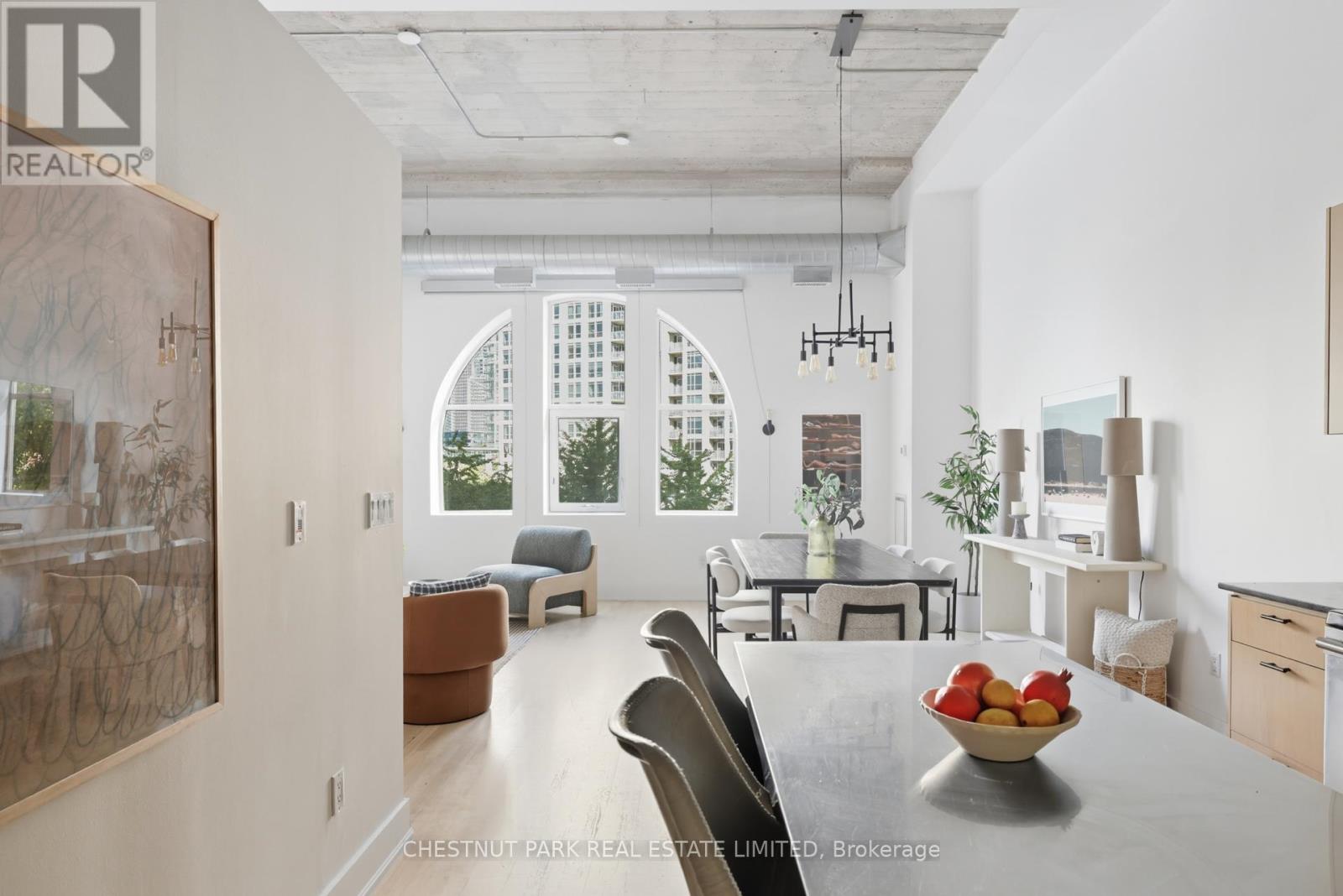 215 - 637 Lakeshore Boulevard W, Toronto, Ontario  M5V 3J6 - Photo 1 - C12439291