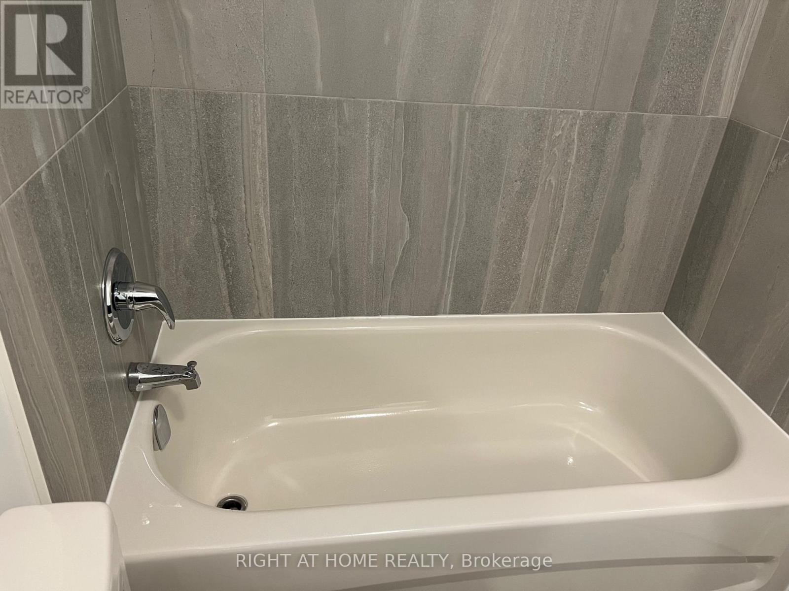 5 - 10 Marquette Avenue, Toronto, Ontario  M6A 0E1 - Photo 12 - C12439307