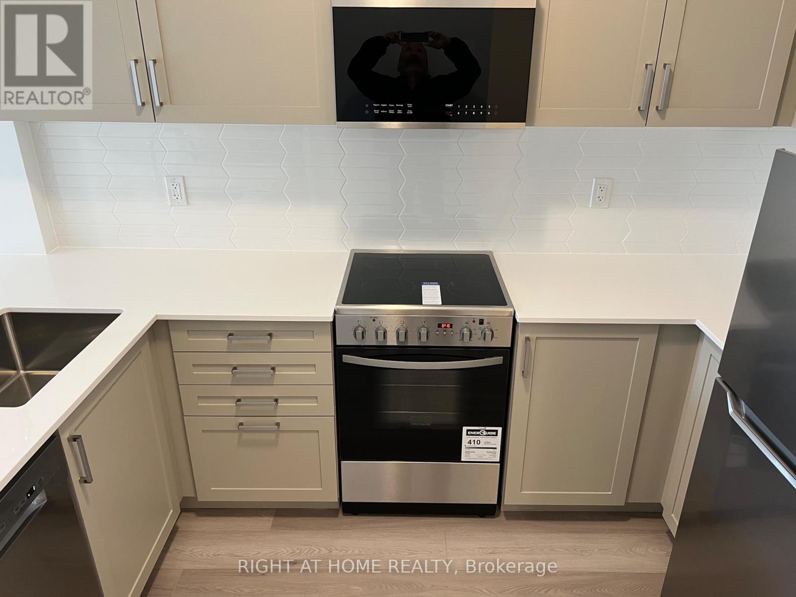 5 - 10 Marquette Avenue, Toronto, Ontario  M6A 0E1 - Photo 2 - C12439307