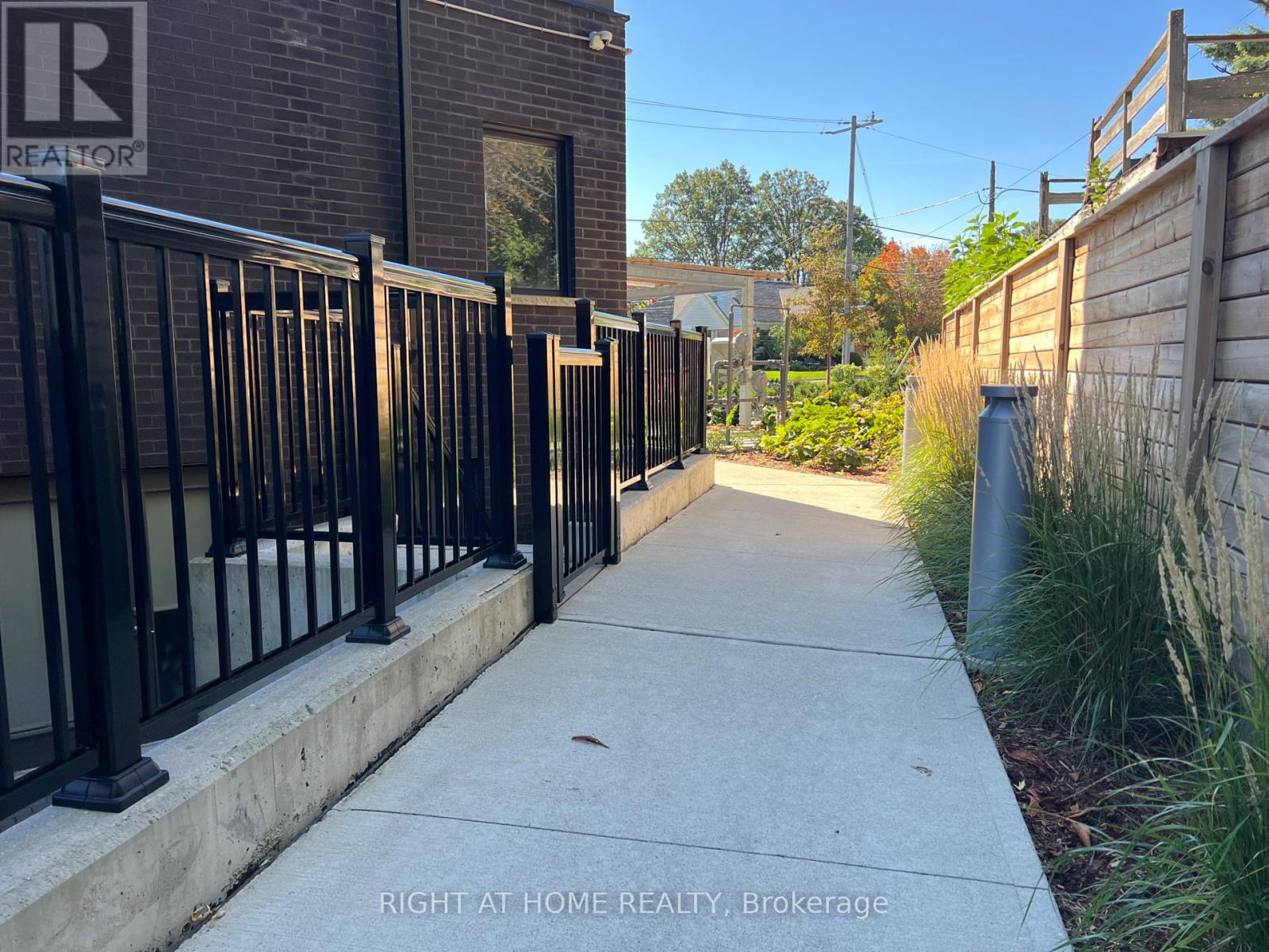 5 - 10 Marquette Avenue, Toronto, Ontario  M6A 0E1 - Photo 24 - C12439307