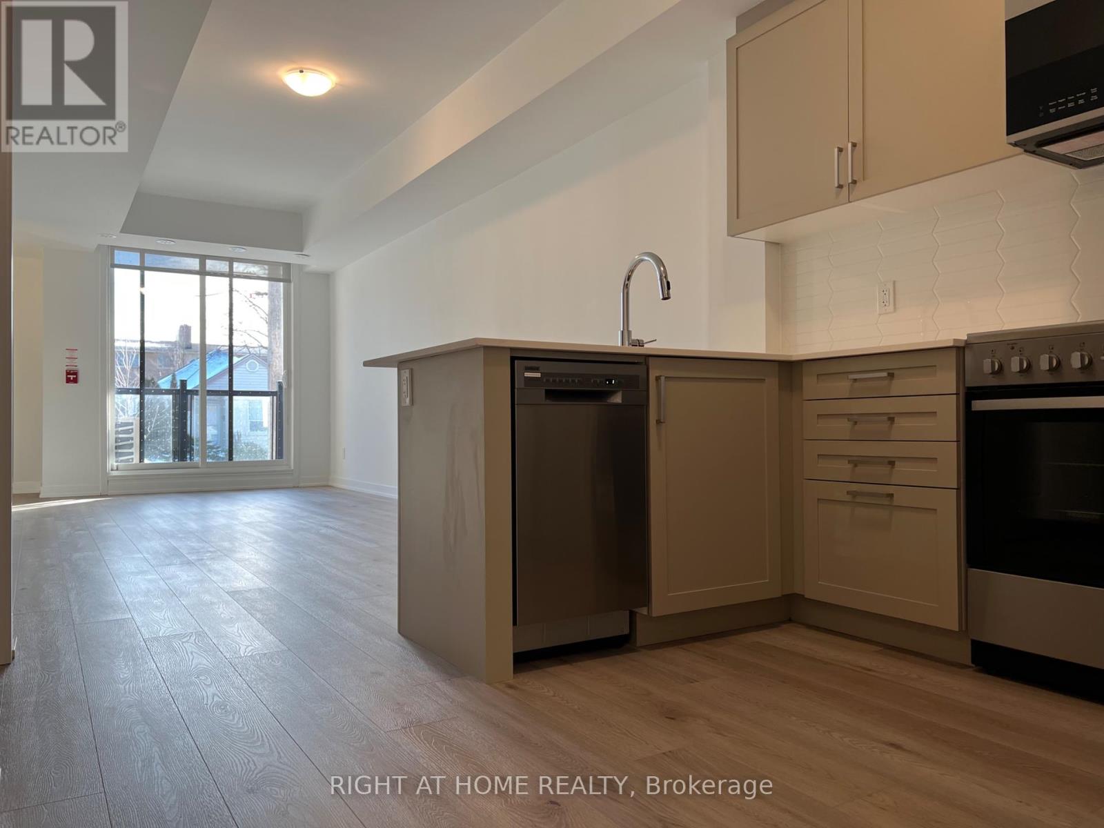 5 - 10 Marquette Avenue, Toronto, Ontario  M6A 0E1 - Photo 4 - C12439307