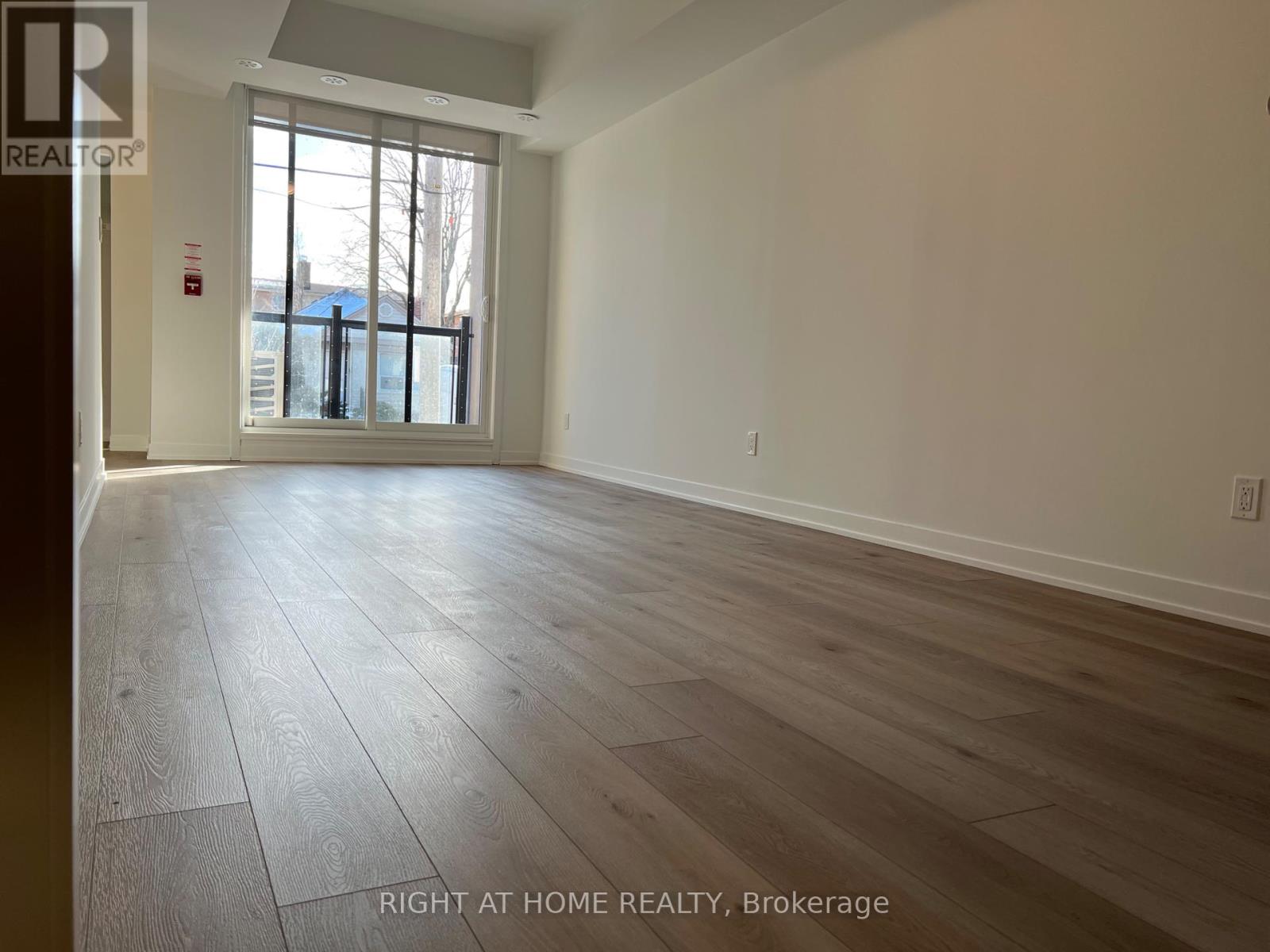5 - 10 Marquette Avenue, Toronto, Ontario  M6A 0E1 - Photo 7 - C12439307