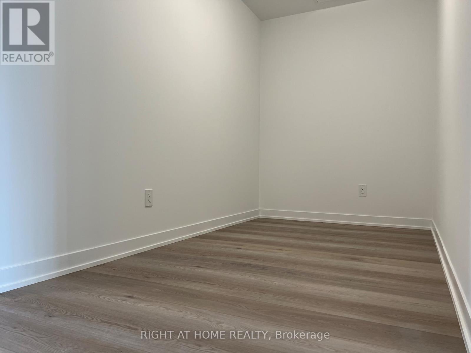 5 - 10 Marquette Avenue, Toronto, Ontario  M6A 0E1 - Photo 9 - C12439307