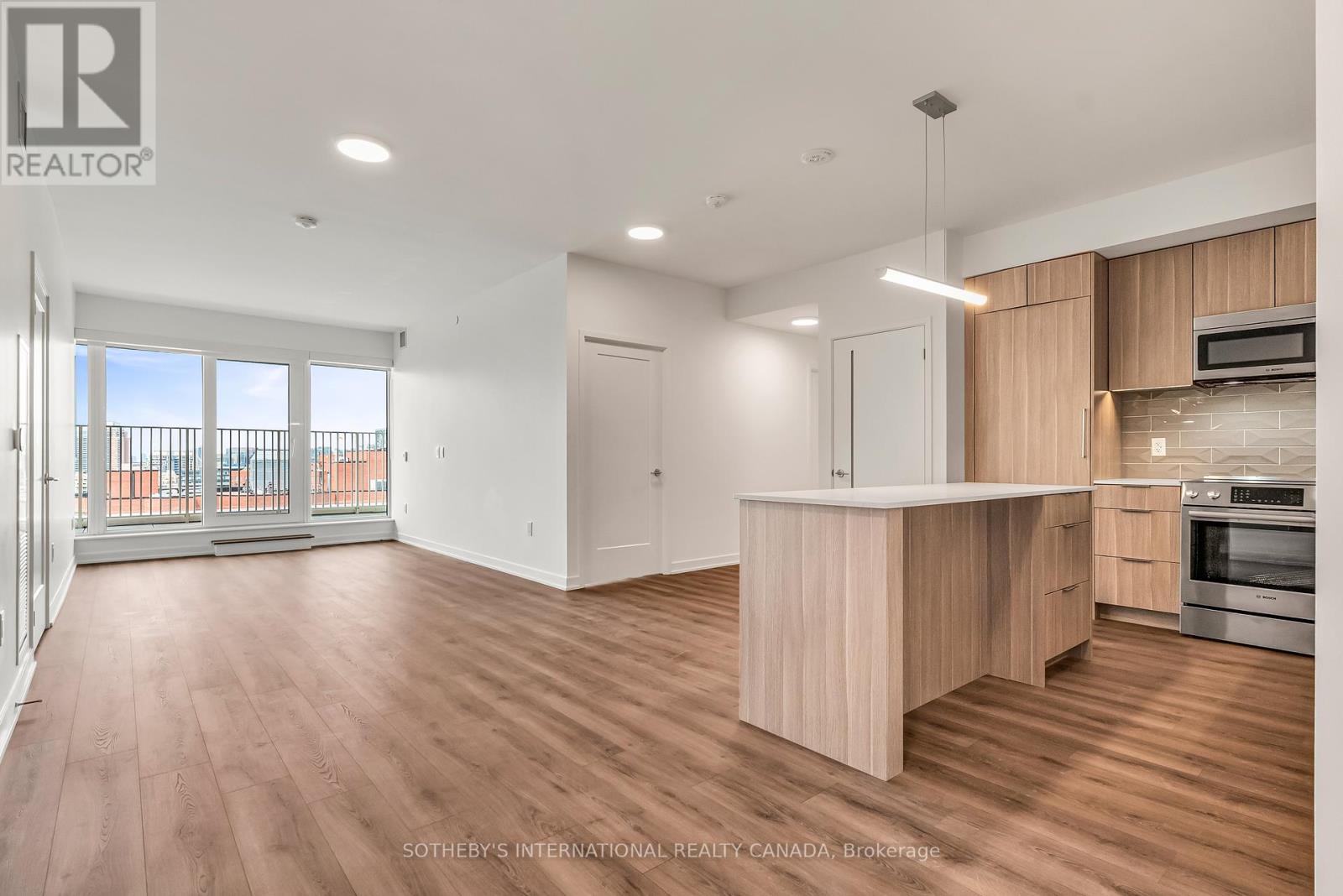 1122 - 88 BATHURST STREET, Toronto, Ontario