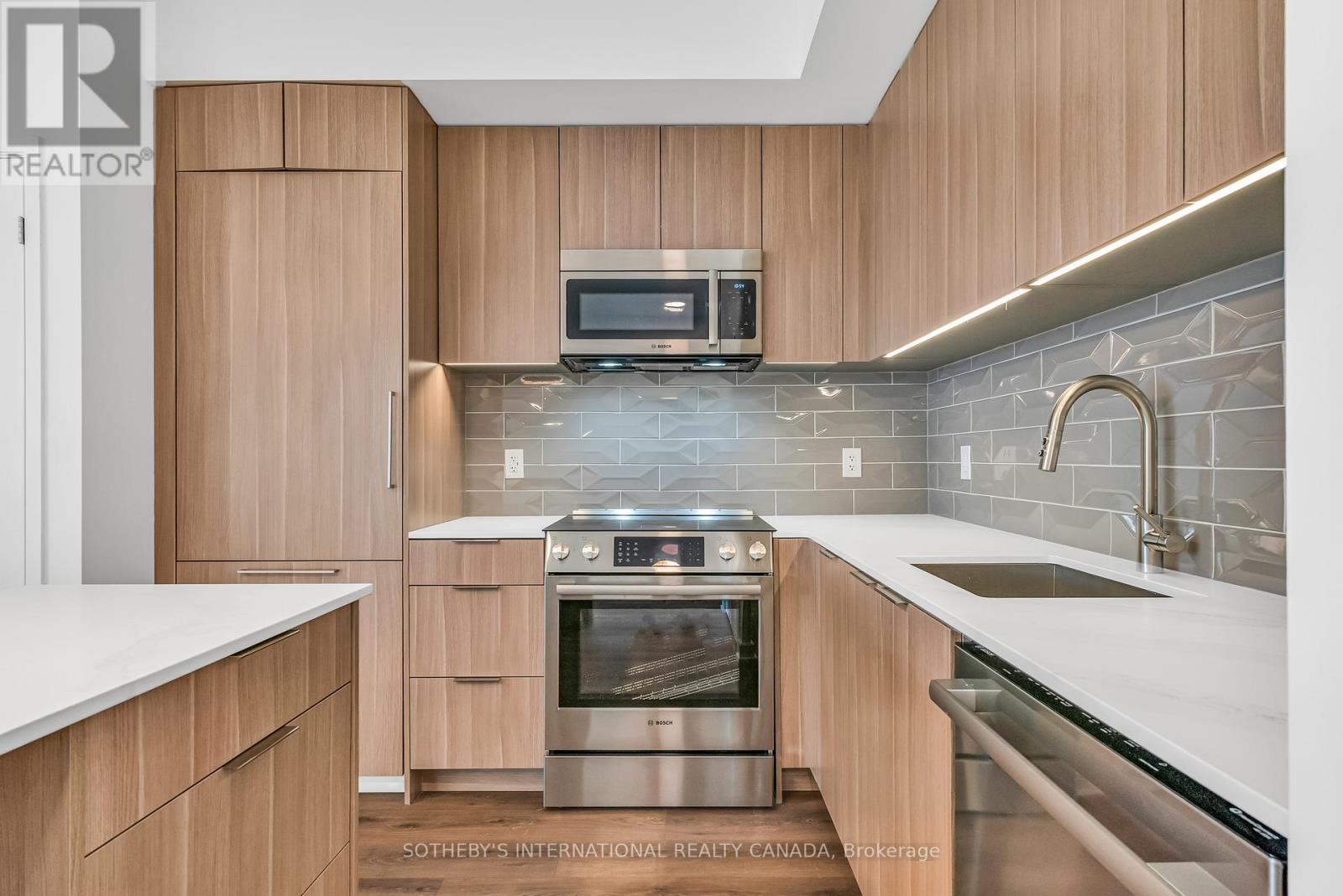 1122 - 88 Bathurst Street, Toronto, Ontario  M5V 0W8 - Photo 4 - C12439350