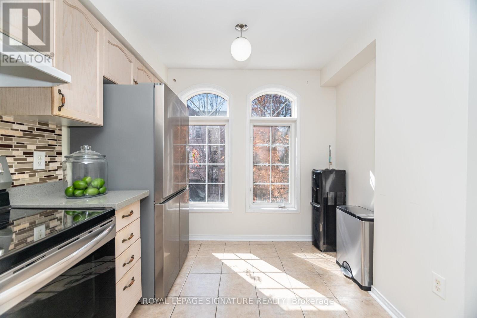 7131 Chatham Court, Mississauga, Ontario  L5N 8R1 - Photo 8 - W12433499
