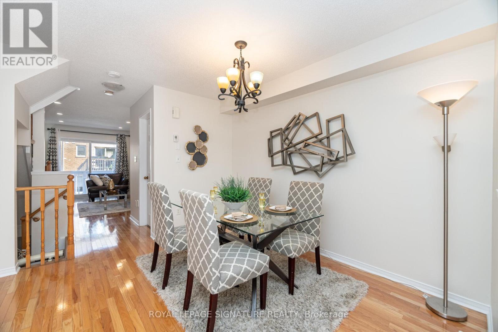 7131 Chatham Court, Mississauga, Ontario  L5N 8R1 - Photo 2 - W12433499