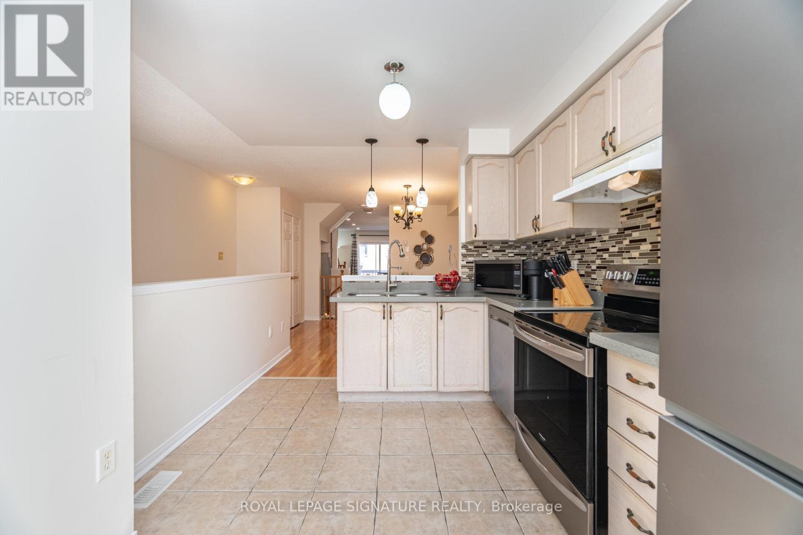 7131 Chatham Court, Mississauga, Ontario  L5N 8R1 - Photo 9 - W12433499
