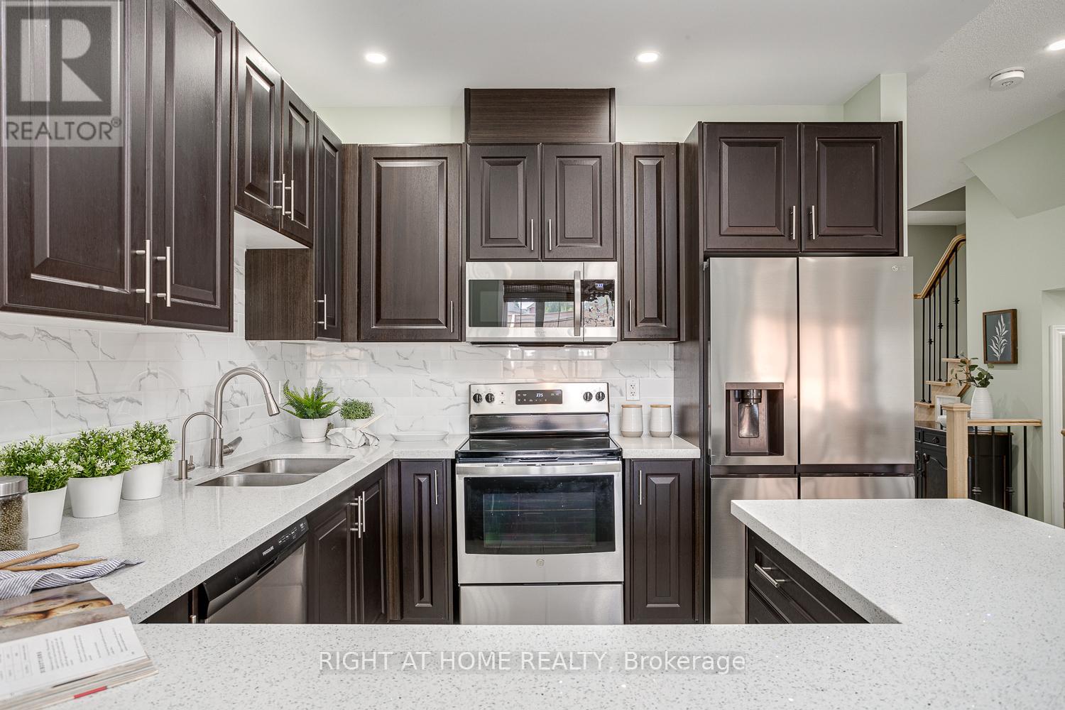 6 Southampton Street, Scugog, Ontario  L9L 0A2 - Photo 6 - E12439305