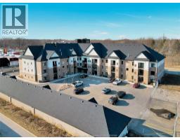 1855 WYOMING Unit# 214, LaSalle, Ontario