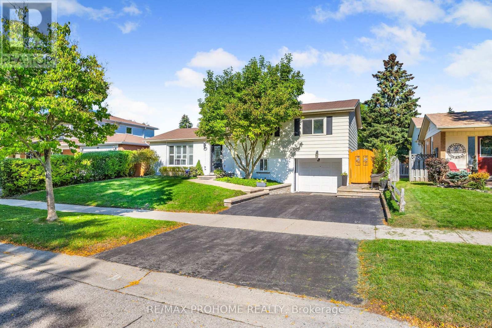 32 Sir Bedevere Place, Markham, Ontario  L3P 2W4 - Photo 2 - N12439285