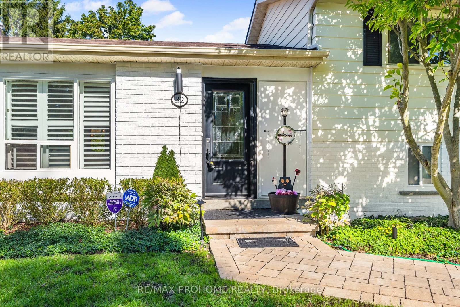 32 Sir Bedevere Place, Markham, Ontario  L3P 2W4 - Photo 4 - N12439285