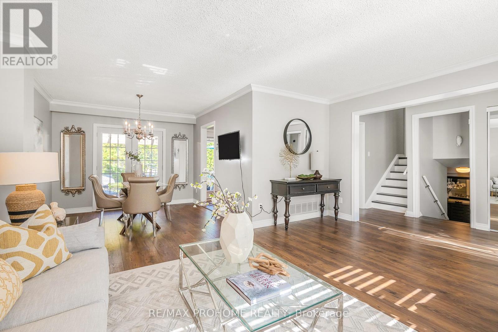 32 Sir Bedevere Place, Markham, Ontario  L3P 2W4 - Photo 9 - N12439285