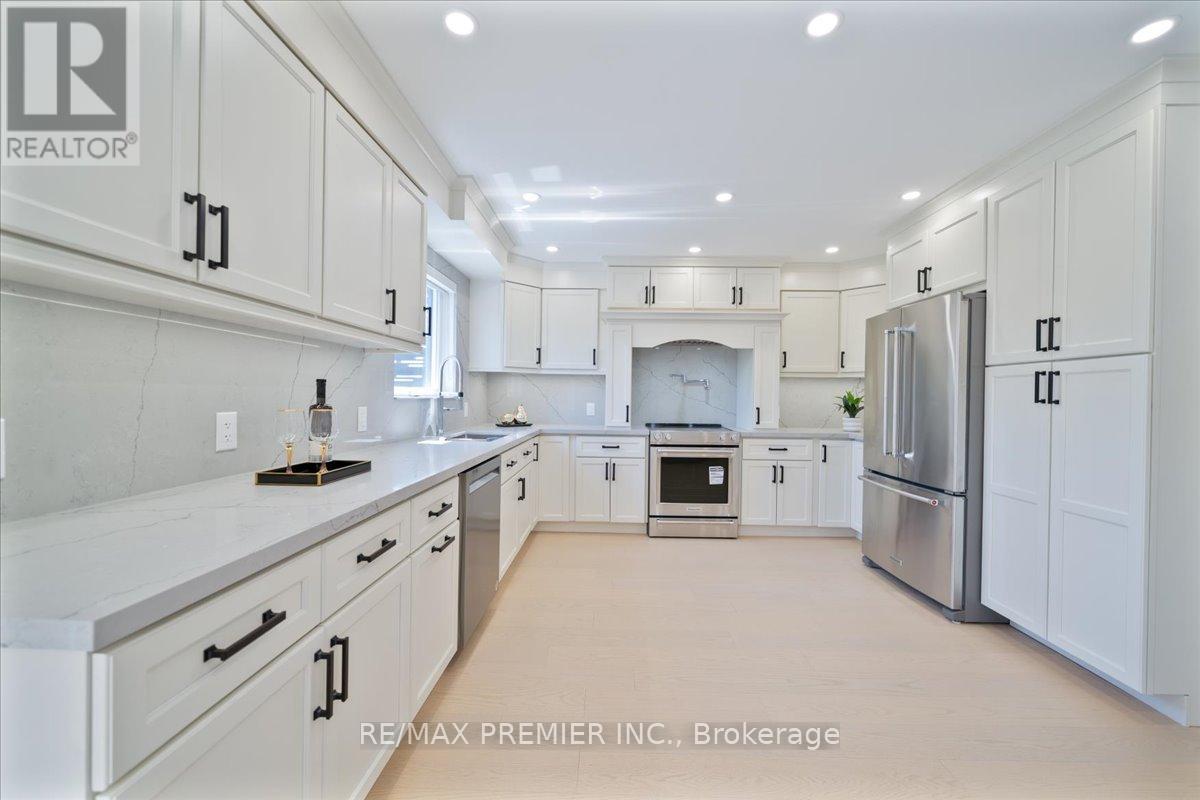 157 Jeanne Drive, Vaughan, Ontario  L4L 1X8 - Photo 15 - N12439314