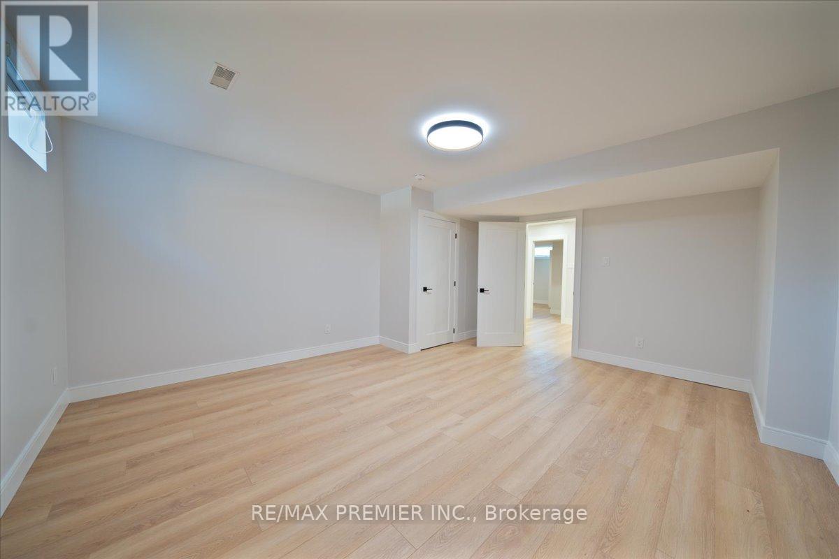 157 Jeanne Drive, Vaughan, Ontario  L4L 1X8 - Photo 41 - N12439314