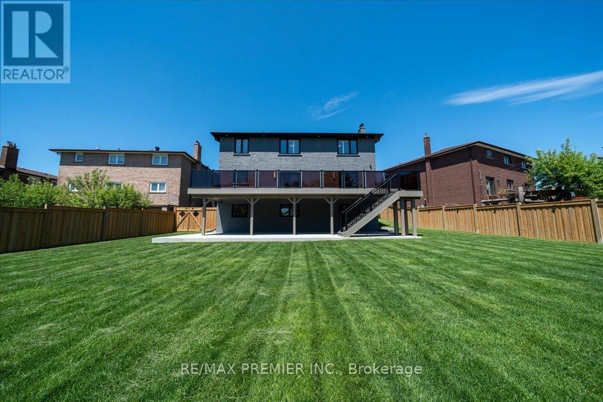 157 Jeanne Drive, Vaughan, Ontario  L4L 1X8 - Photo 49 - N12439314