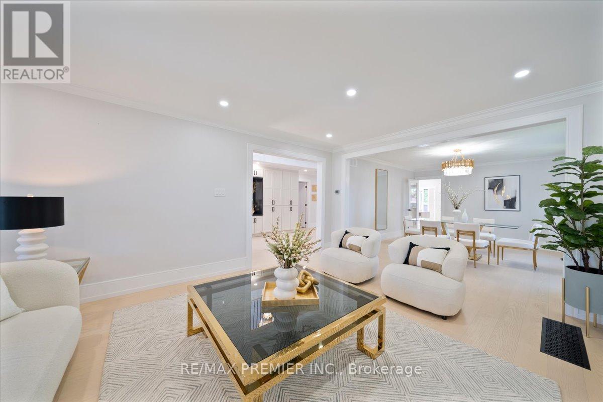 157 Jeanne Drive, Vaughan, Ontario  L4L 1X8 - Photo 9 - N12439314