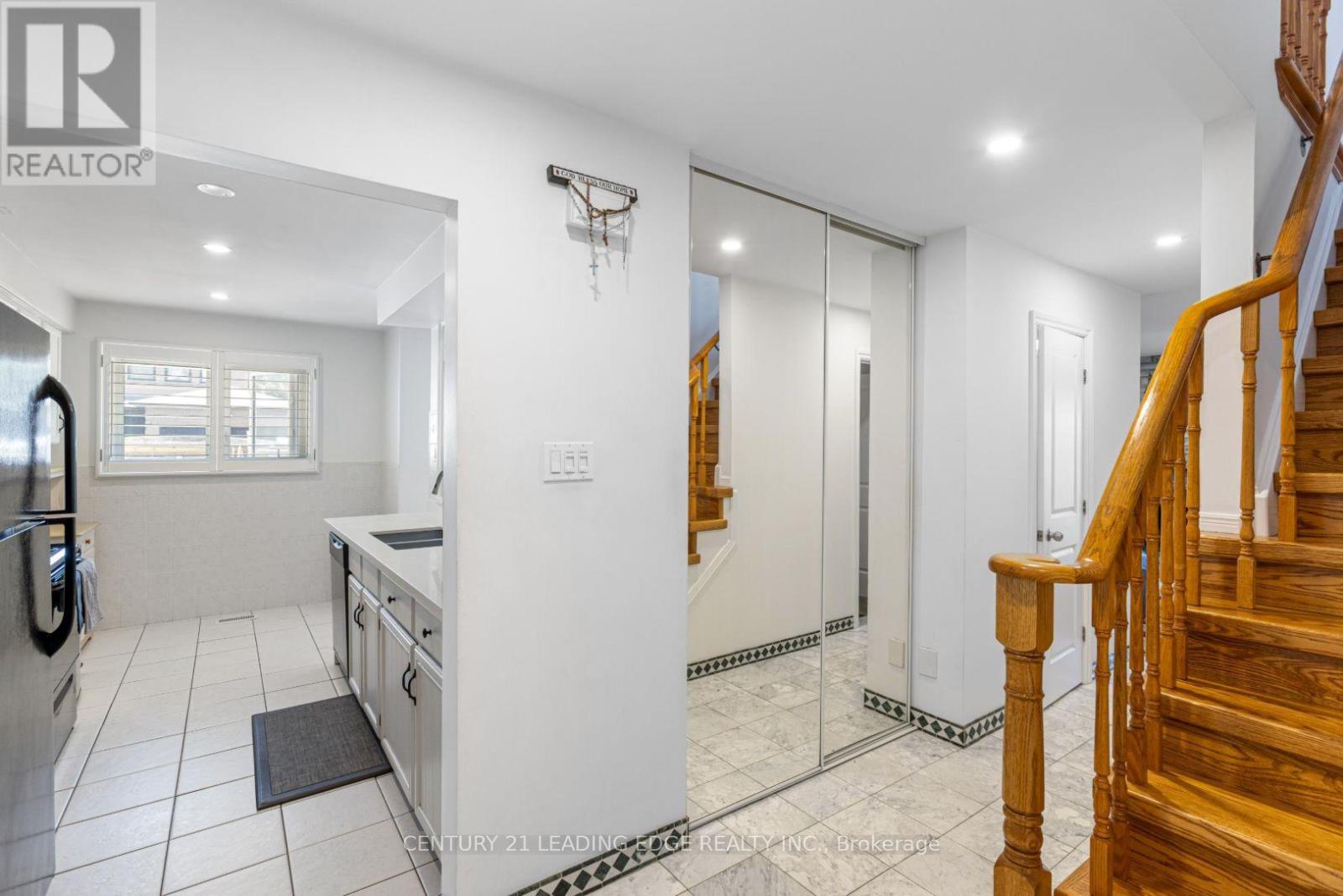 69 Parkinson Road, Markham, Ontario  L3P 4G7 - Photo 2 - N12439349
