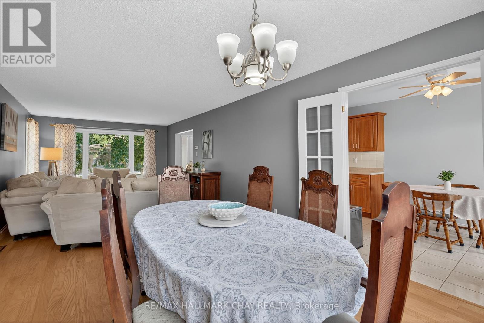 33 Parkette Drive, New Tecumseth, Ontario  L9R 1R7 - Photo 11 - N12439351
