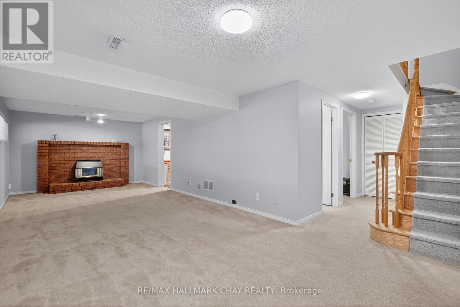 33 Parkette Drive, New Tecumseth, Ontario  L9R 1R7 - Photo 18 - N12439351
