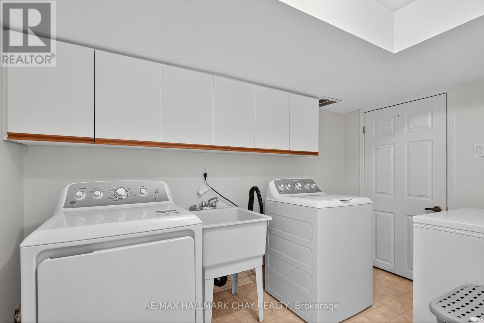 33 Parkette Drive, New Tecumseth, Ontario  L9R 1R7 - Photo 23 - N12439351