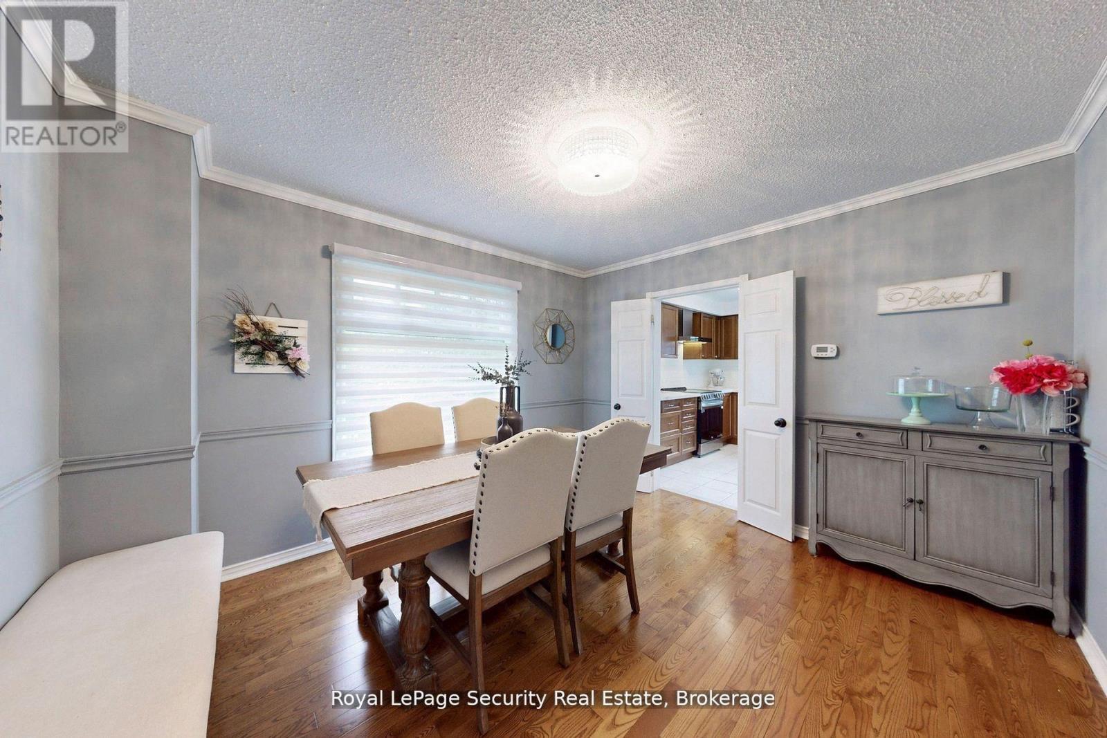 122 Browning Trail, Barrie, Ontario  L4N 6R3 - Photo 14 - S12439361