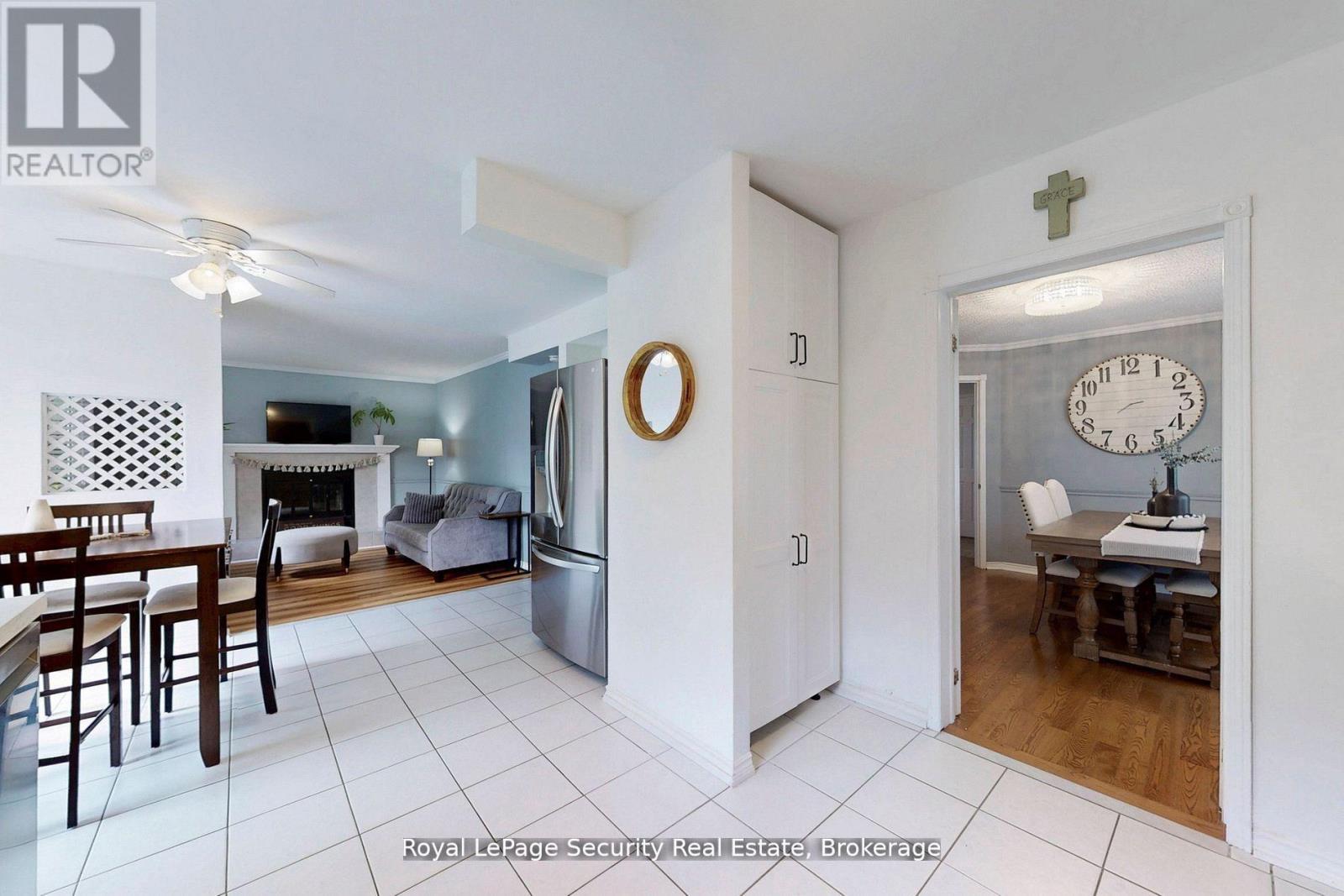 122 Browning Trail, Barrie, Ontario  L4N 6R3 - Photo 18 - S12439361