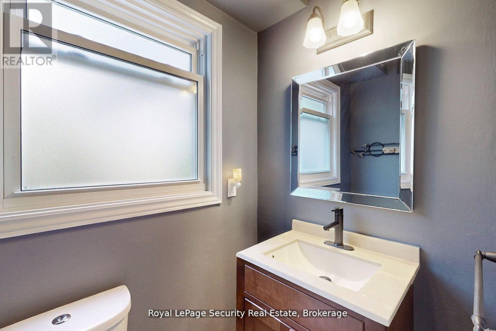 122 Browning Trail, Barrie, Ontario  L4N 6R3 - Photo 21 - S12439361
