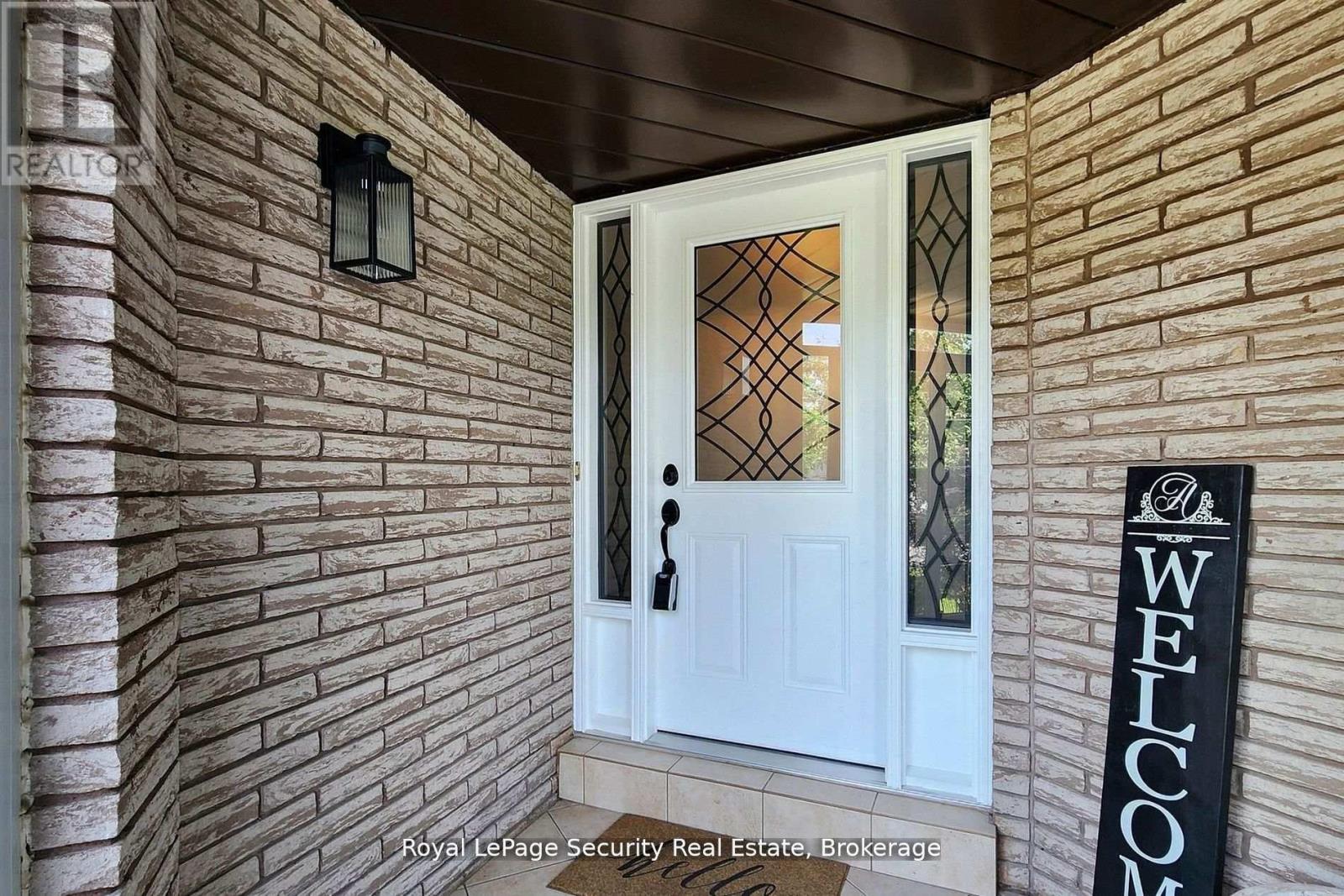 122 Browning Trail, Barrie, Ontario  L4N 6R3 - Photo 6 - S12439361