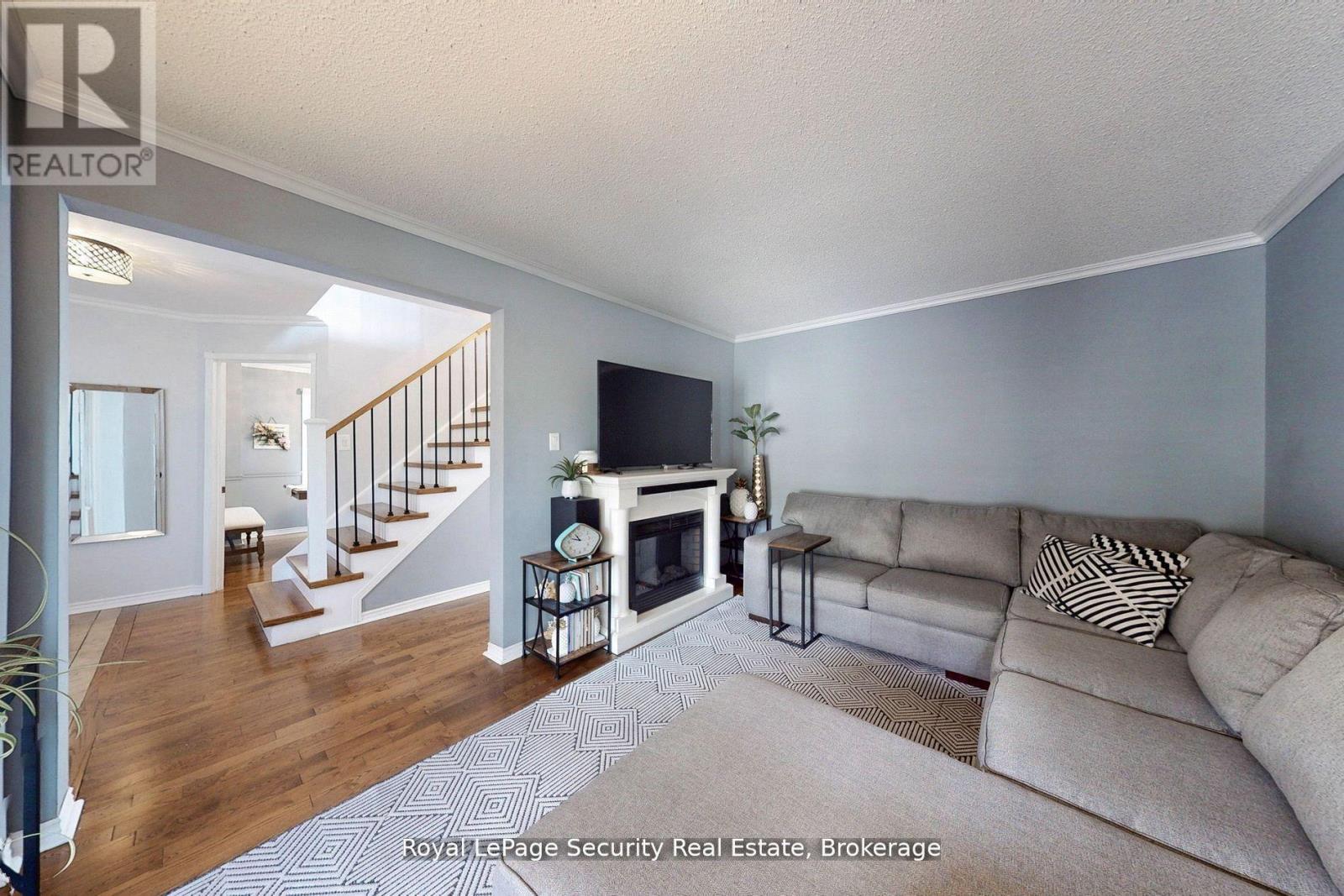 122 Browning Trail, Barrie, Ontario  L4N 6R3 - Photo 9 - S12439361