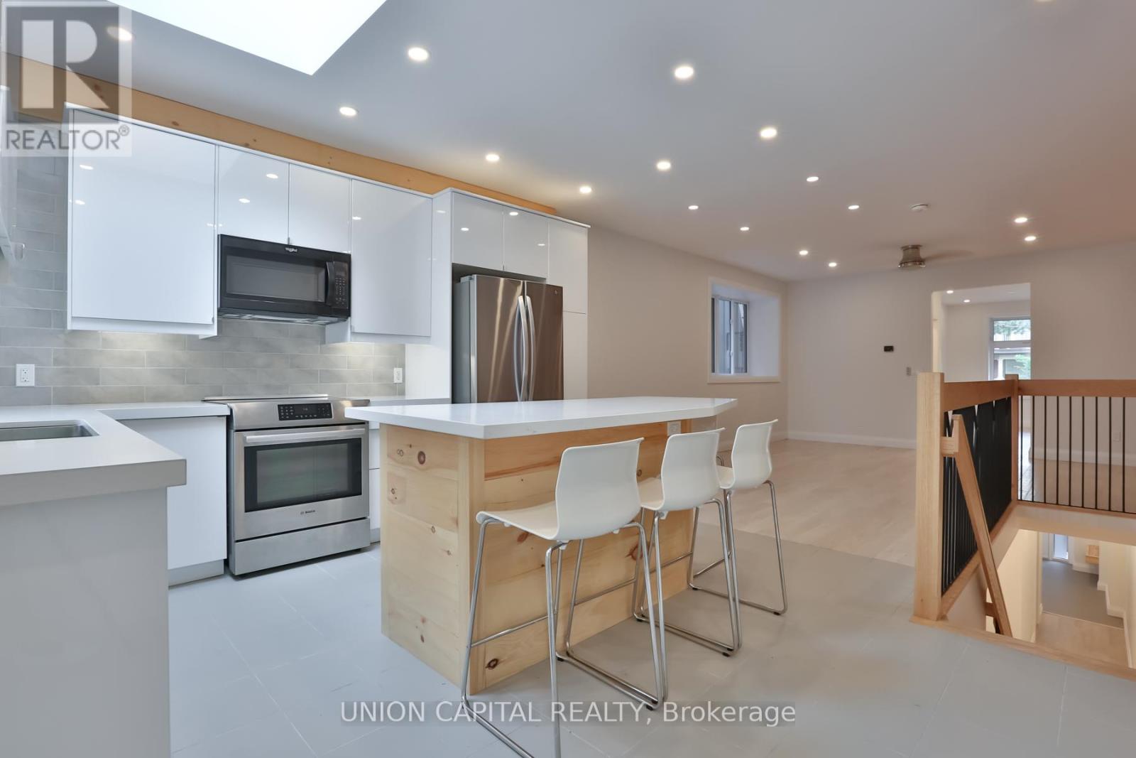 Main - 56 Ravina Crescent, Toronto, Ontario  M4J 3M2 - Photo 8 - E12438106