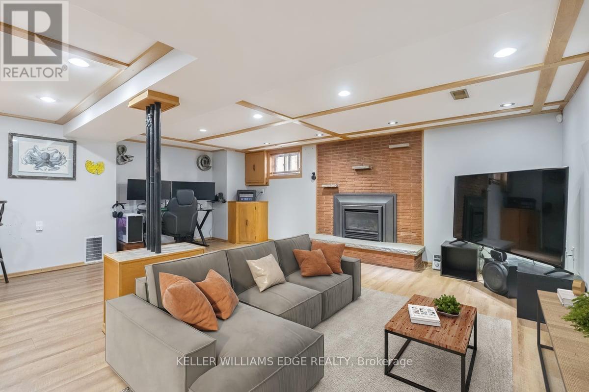 29 East 34th Street, Hamilton, Ontario  L8V 3W2 - Photo 18 - X12439263