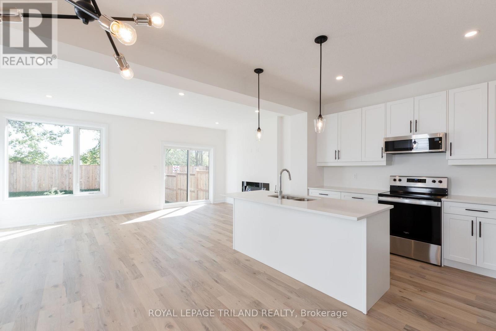 20 - 101 Swales Avenue, Strathroy-Caradoc, Ontario  N7G 0C1 - Photo 10 - X12276167