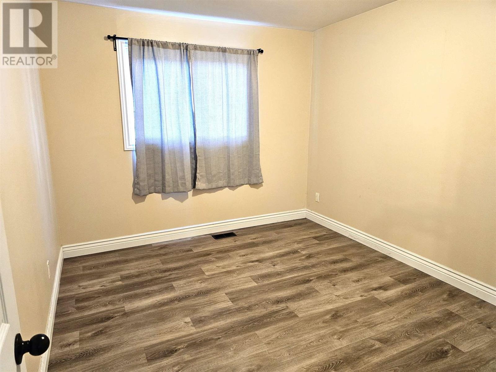 39 Chippewa St, Sault Ste. Marie, Ontario  P6C 3A2 - Photo 9 - SM252505